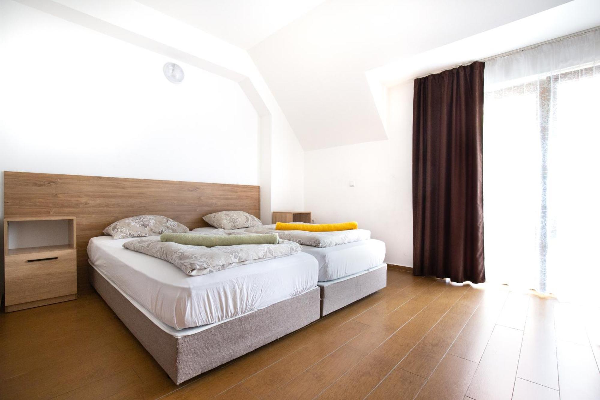 En-Suite Rooms: Novа Guesthouse In Sofia Center Екстериор снимка
