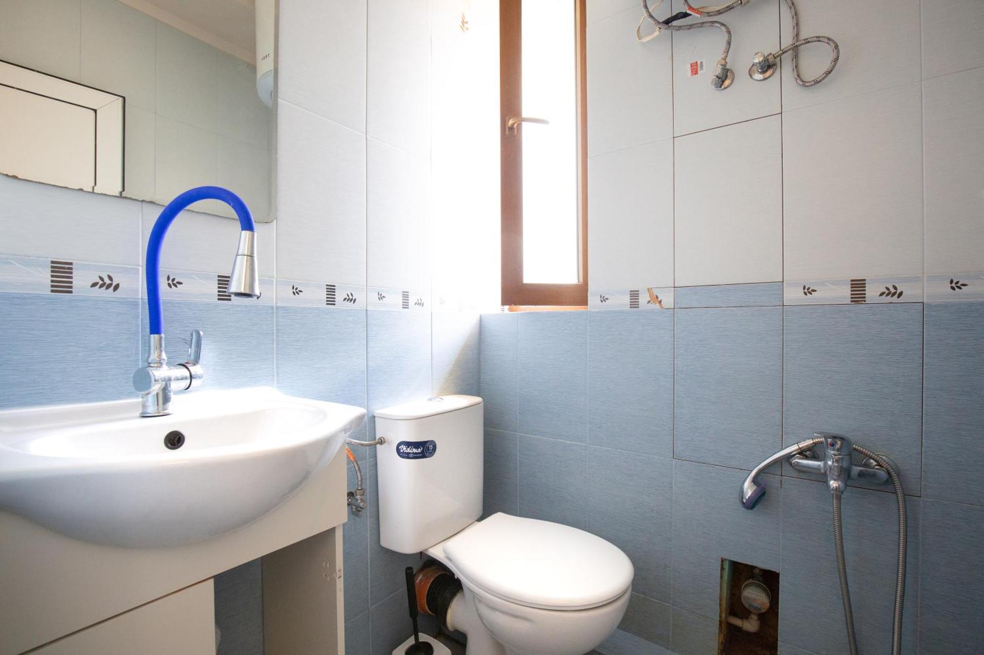 En-Suite Rooms: Novа Guesthouse In Sofia Center Екстериор снимка